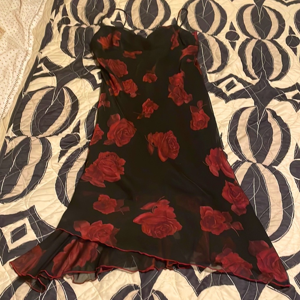 True vintage made in usa 90s black with red rose print mini slip dress
